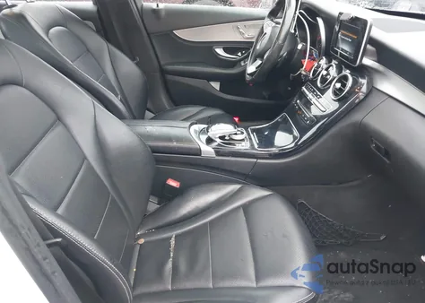 2016 Mercedes-Benz C 300 4Matic из США, поврежденный, VIN 55SWF4KB3GU098689